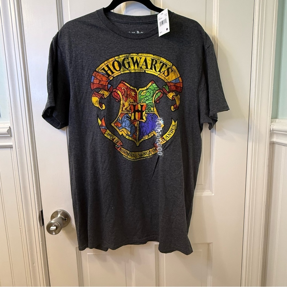 Warner Bros. Harry Potter Gray Tee with Colorful Crest